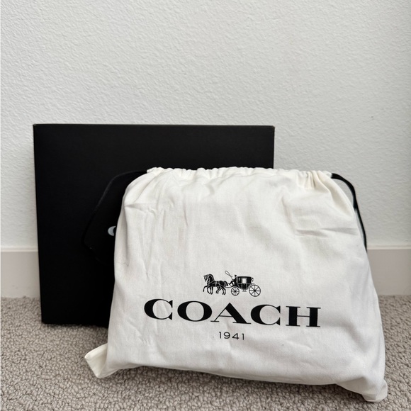 Coach NEW Navy Croc-Embossed Crossbody Bag with Original Packaging - Picture 3 of 8